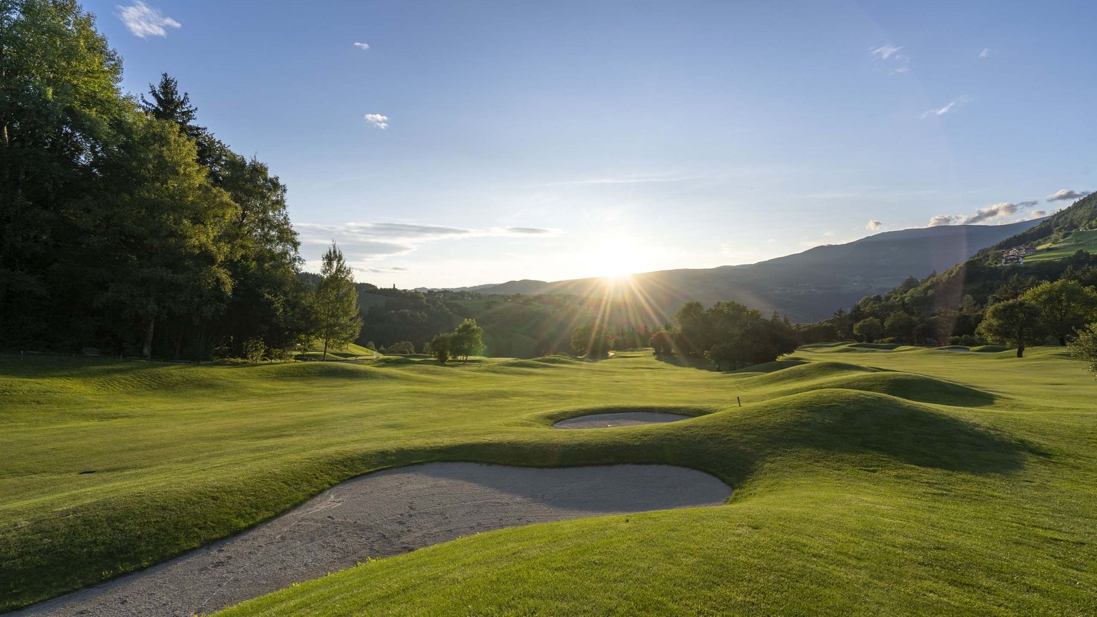 Il vostro hotel 5 stelle tra le Dolomiti Il vostro hotel 5 stelle tra le Dolomiti