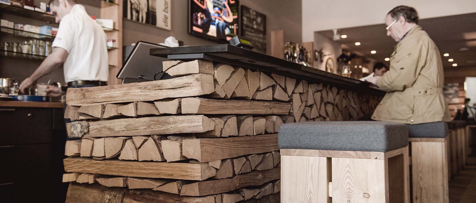 Luxury hotel sulle Dolomiti con bar après-ski Luxury hotel sulle Dolomiti con bar après-ski